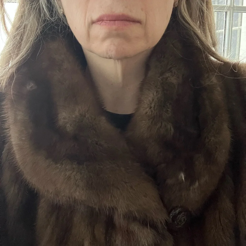 Luxurious Brown Mink Full-Length Fur Coat from very high-end furrier - Picture 11 of 11